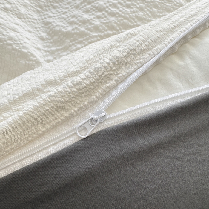 91家纺网 家纺一手货源 找家纺 雨帆家纺 2026新款时尚双拼泡芙纱四件套系列 泡芙纱米白+灰