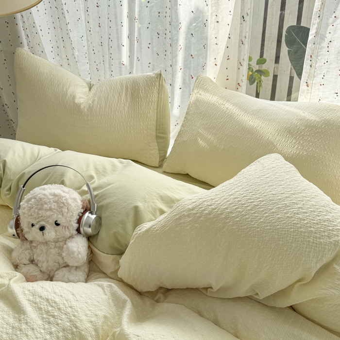 91家纺网 家纺一手货源 找家纺 雨帆家纺 2026新款时尚双拼泡芙纱四件套系列 泡芙纱米黄+绿