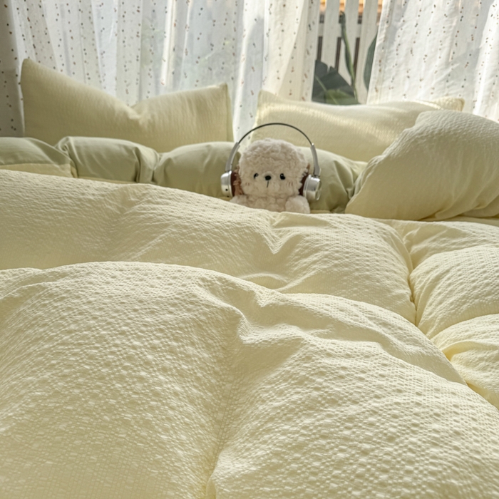 91家纺网 家纺一手货源 找家纺 雨帆家纺 2026新款时尚双拼泡芙纱四件套系列 泡芙纱米黄+绿