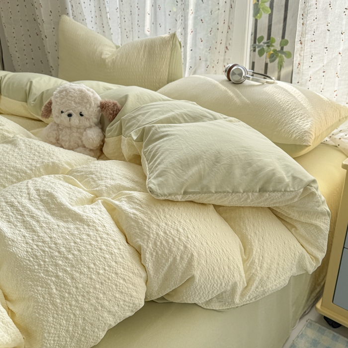 91家纺网 家纺一手货源 找家纺 雨帆家纺 2026新款时尚双拼泡芙纱四件套系列 泡芙纱米黄+绿