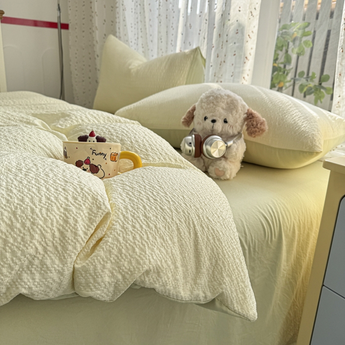 91家纺网 家纺一手货源 找家纺 雨帆家纺 2026新款时尚双拼泡芙纱四件套系列 泡芙纱米黄+绿