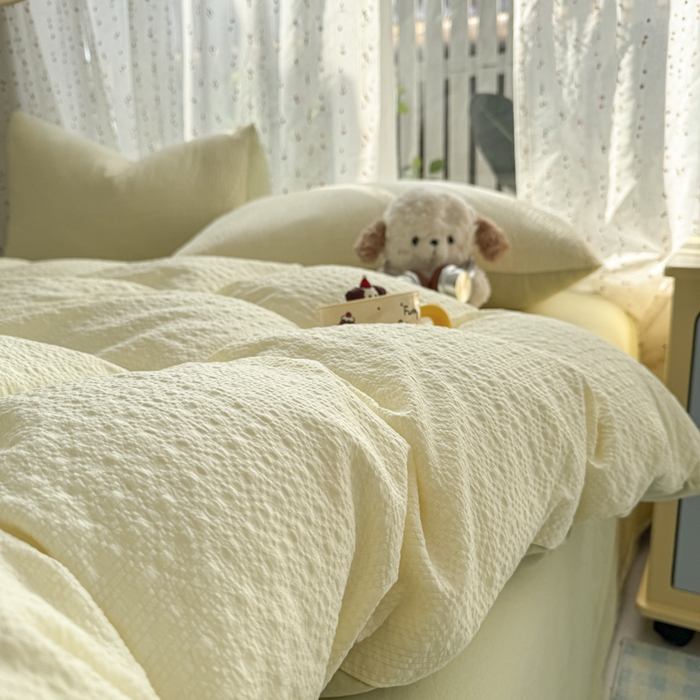 91家纺网 家纺一手货源 找家纺 雨帆家纺 2026新款时尚双拼泡芙纱四件套系列 泡芙纱米黄+绿