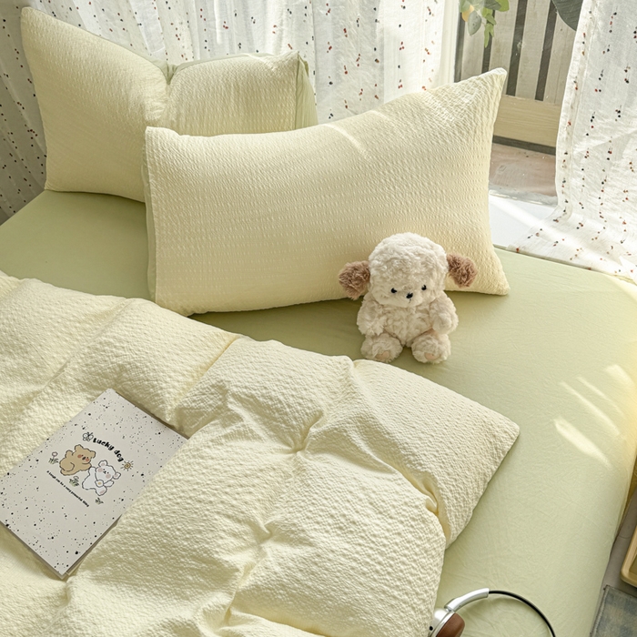 91家纺网 家纺一手货源 找家纺 雨帆家纺 2026新款时尚双拼泡芙纱四件套系列 泡芙纱米黄+绿