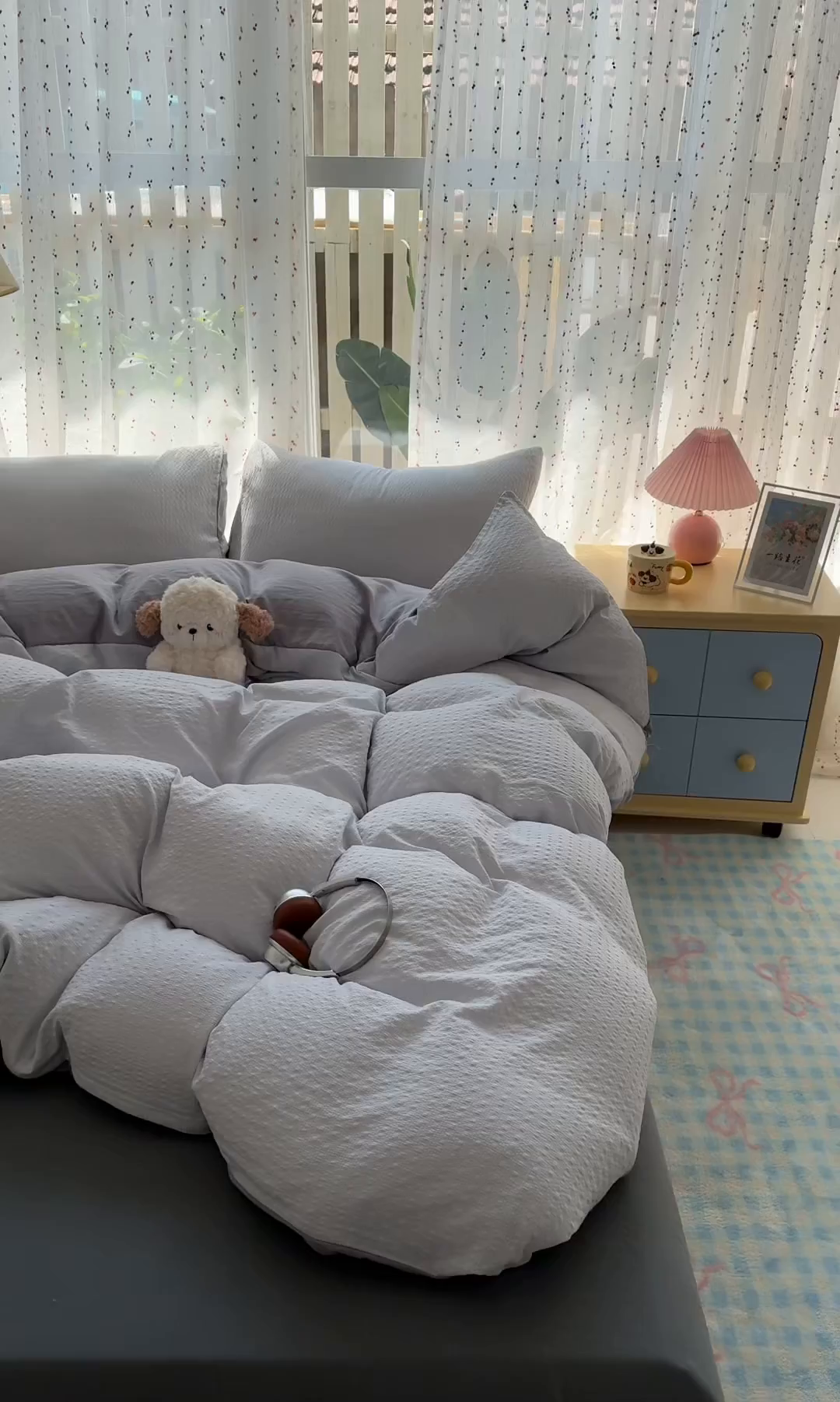 91家纺网 家纺一手货源 找家纺 雨帆家纺 2026新款时尚双拼泡芙纱四件套系列 泡芙纱浅灰+浅灰