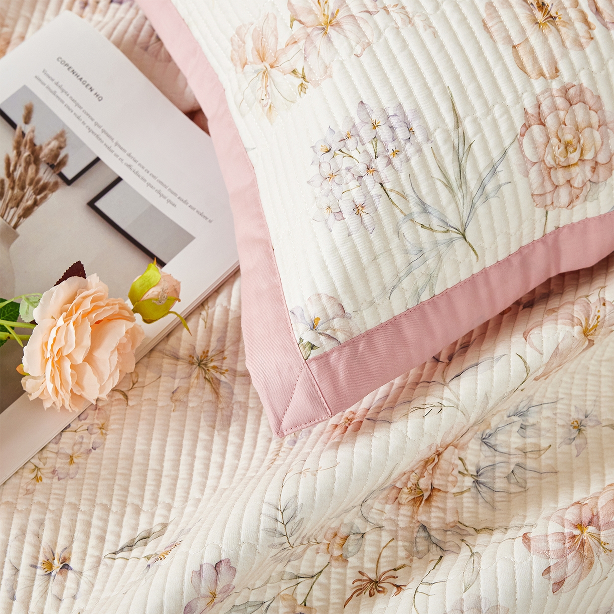 91家纺网 家纺一手货源 找家纺 元元家居（元元被业） 2026新款全棉纯棉13372系列床盖单件床盖单品单床盖-印花款 春晓米