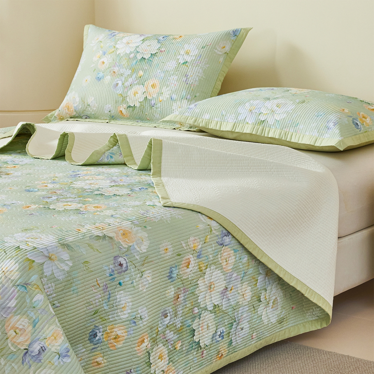 91家纺网 家纺一手货源 找家纺 元元家居（元元被业） 2026新款全棉纯棉13372系列床盖单件床盖单品单床盖-印花款 花漾绿