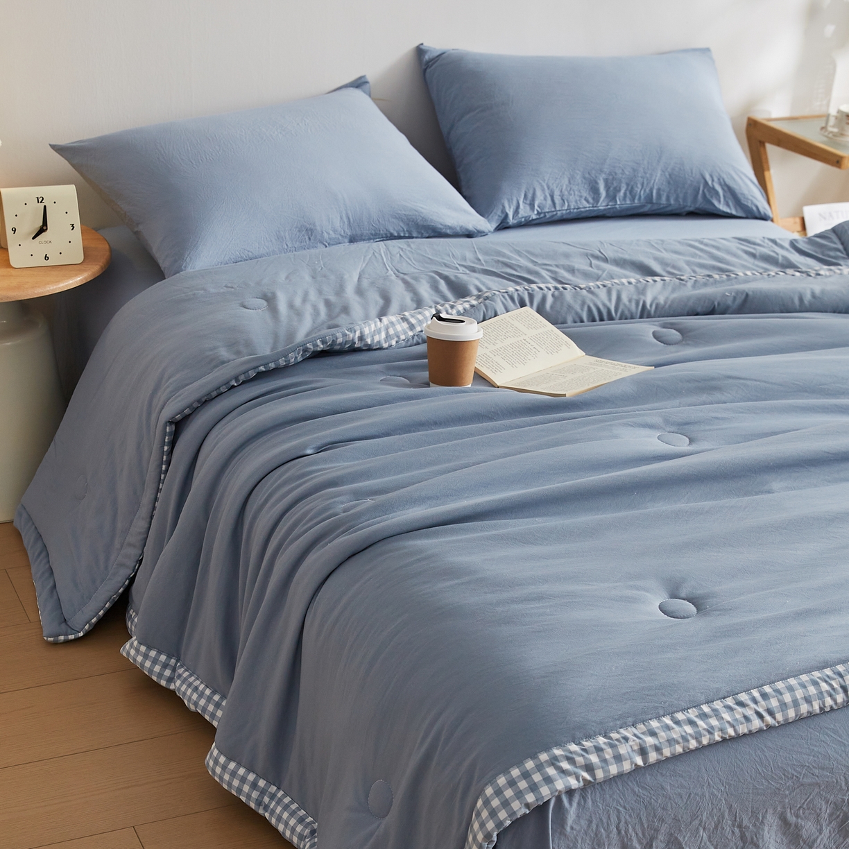 91家纺网 家纺一手货源 找家纺 帕芬鸟家纺 2026新款100%棉花夏被纯色系列 宾利蓝