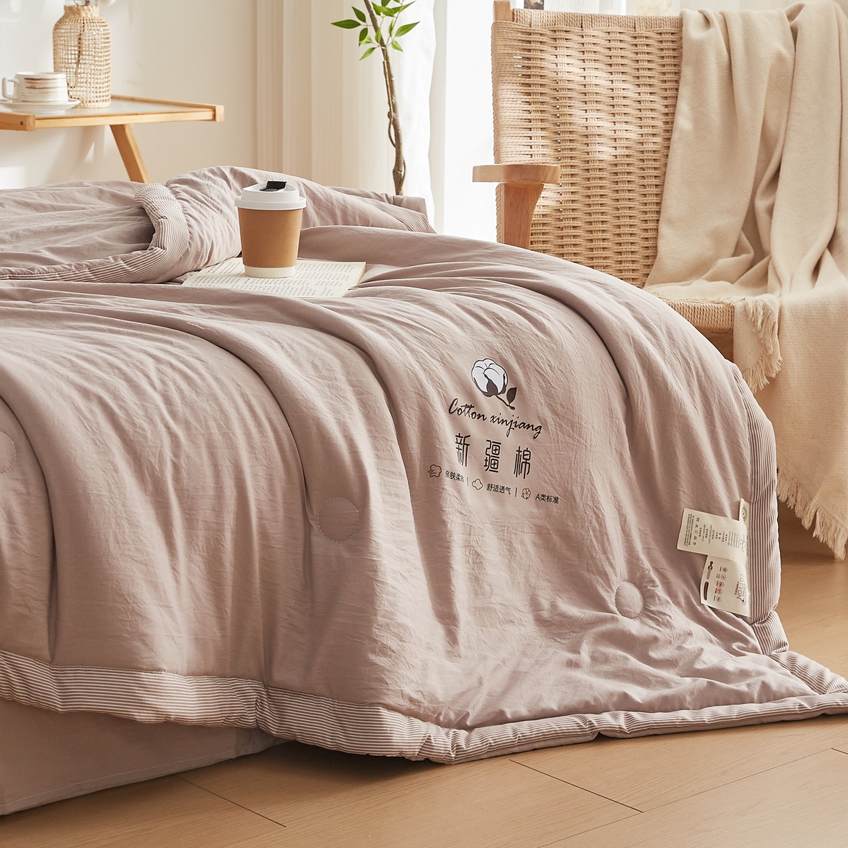 91家纺网 家纺一手货源 找家纺 帕芬鸟家纺 2026新款100%棉花夏被纯色系列 奶油咖