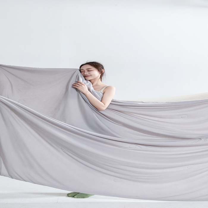 91家纺网 家纺一手货源 找家纺 帕芬鸟家纺 2026新款凉感丝夏被高支高密凉感丝夏被排湿透气凉感丝西瓜夏被 清新柠檬-黄配灰