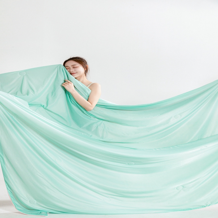 91家纺网 家纺一手货源 找家纺 帕芬鸟家纺 2026新款凉感丝夏被高支高密凉感丝夏被排湿透气凉感丝西瓜夏被 夏日蜜瓜-浅绿配粉