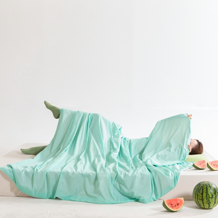 91家纺网 家纺一手货源 找家纺 帕芬鸟家纺 2026新款凉感丝夏被高支高密凉感丝夏被排湿透气凉感丝西瓜夏被 夏日蜜瓜-浅绿配粉