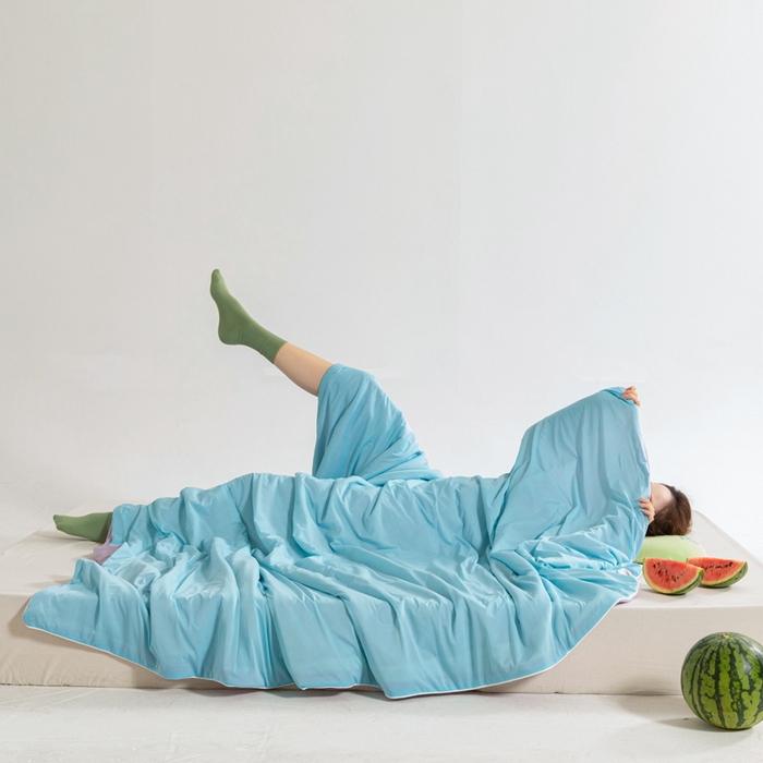 91家纺网 家纺一手货源 找家纺 帕芬鸟家纺 2026新款凉感丝夏被高支高密凉感丝夏被排湿透气凉感丝西瓜夏被 冰淇淋-紫配蓝