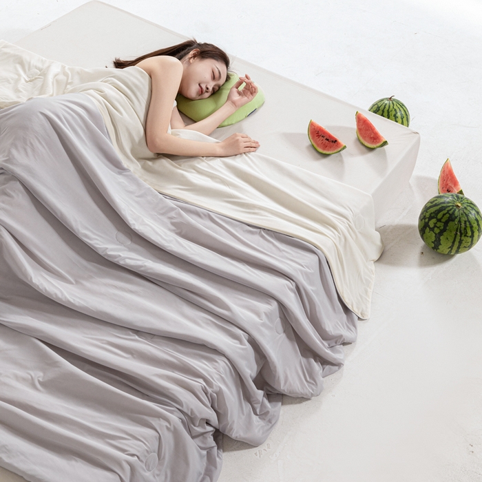 91家纺网 家纺一手货源 找家纺 帕芬鸟家纺 2026新款凉感丝夏被高支高密凉感丝夏被排湿透气凉感丝西瓜夏被 清新柠檬-黄配灰