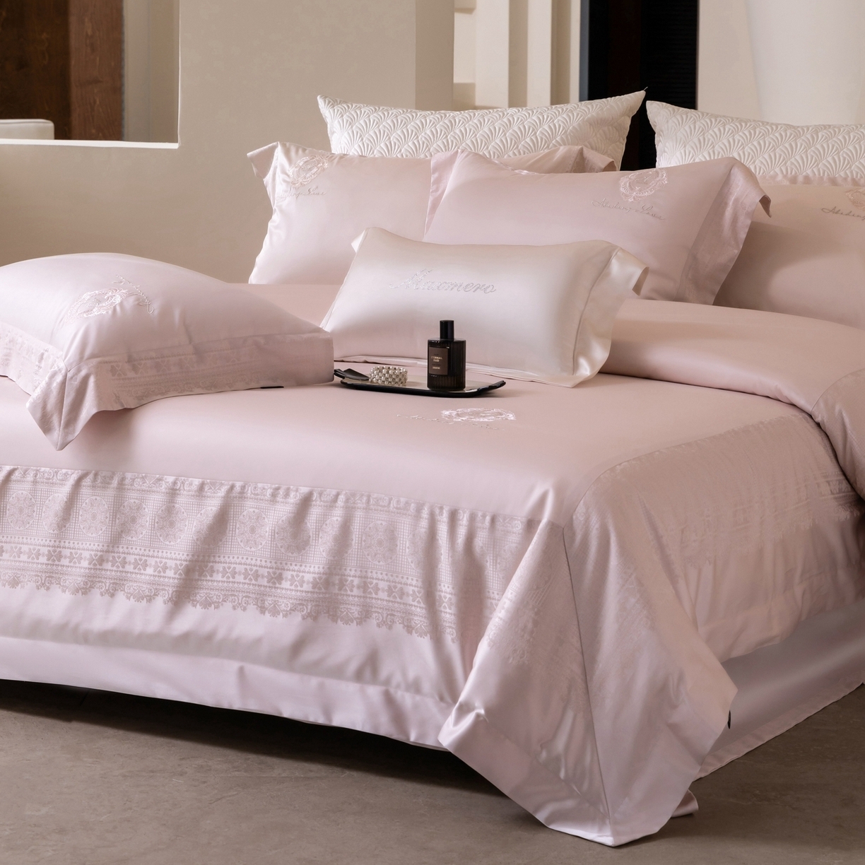 91家纺网 家纺一手货源 找家纺 （总）馨蕊家居 2026新款100S全棉纯棉高定高精密刺绣四件套-赫本【淘宝 / 劵后控价：不低于 418/438】