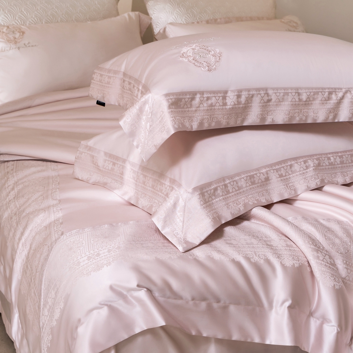 91家纺网 家纺一手货源 找家纺 （总）馨蕊家居 2026新款100S全棉纯棉高定高精密刺绣四件套-赫本【淘宝 / 劵后控价：不低于 418/438】