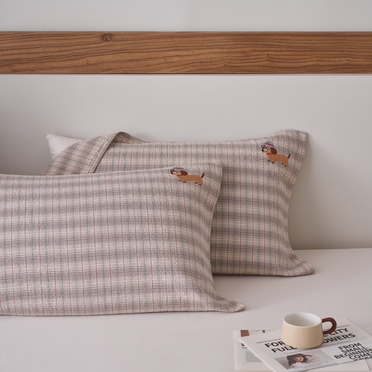 91家纺网 家纺一手货源 找家纺 百寐 2026年3月全棉吸汗卡通刺绣吸汗纯棉枕巾简约机洗 腊肠小狗-棕