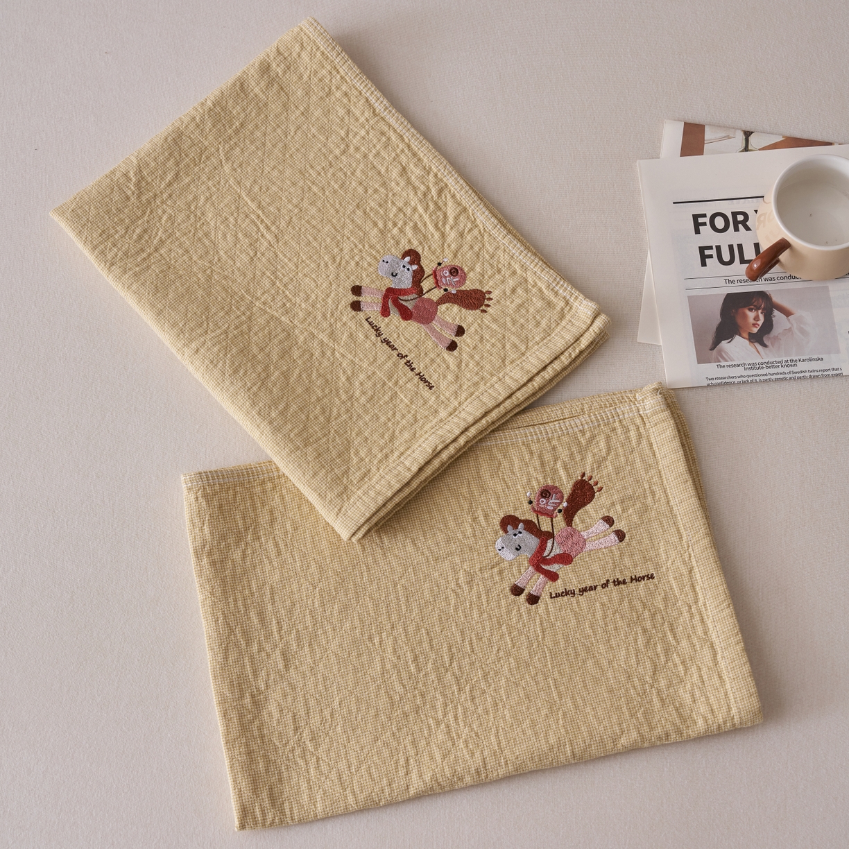 91家纺网 家纺一手货源 找家纺 百寐 2026年3月全棉吸汗卡通刺绣吸汗纯棉枕巾简约机洗 马上有福-黄