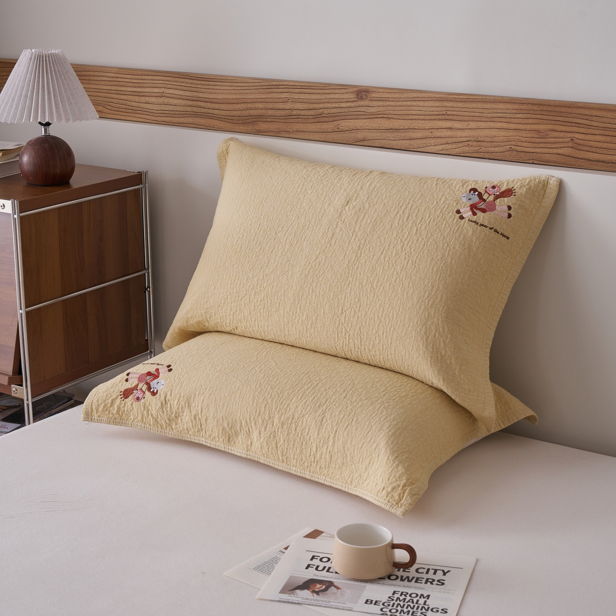 91家纺网 家纺一手货源 找家纺 百寐 2026年3月全棉吸汗卡通刺绣吸汗纯棉枕巾简约机洗 马上有福-黄