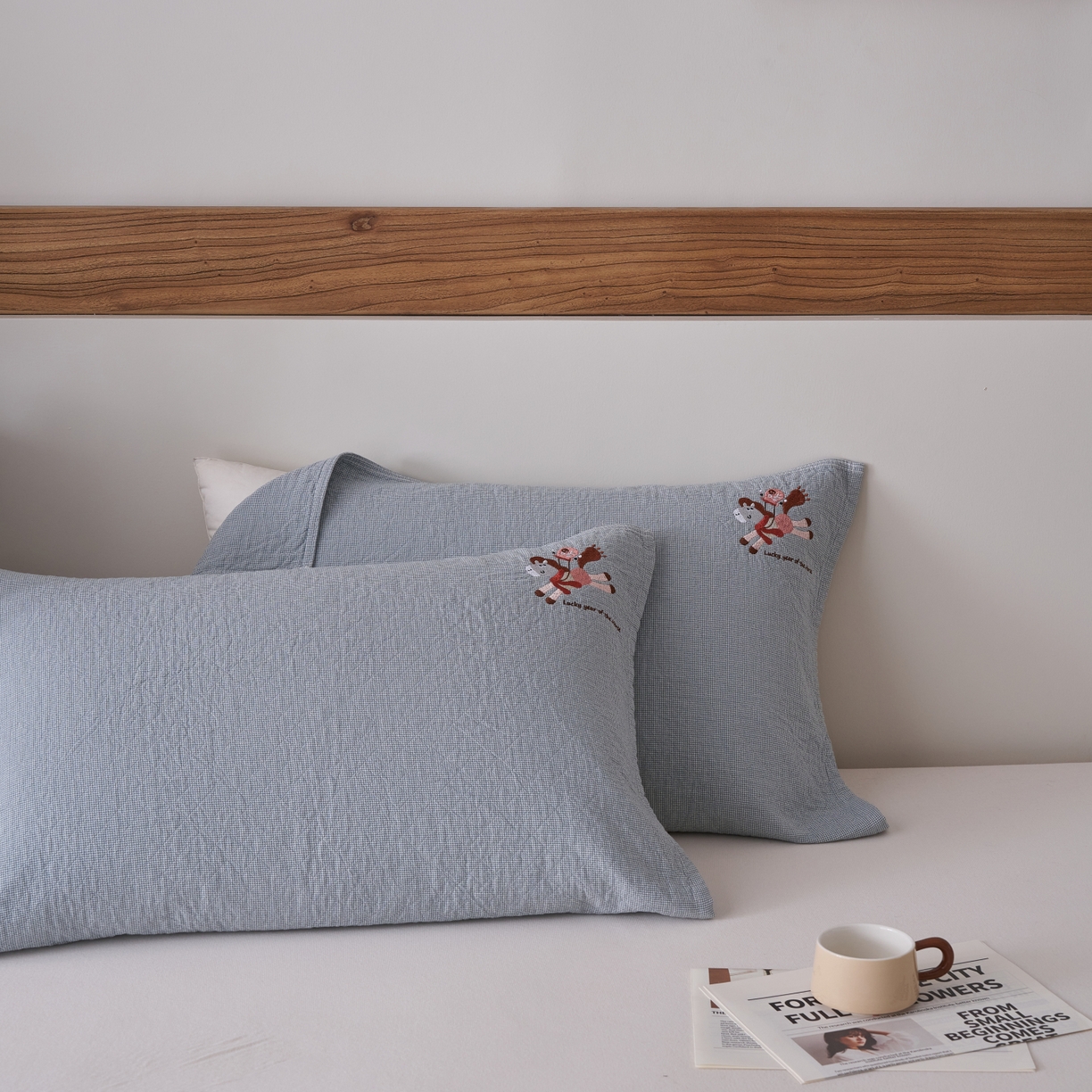 91家纺网 家纺一手货源 找家纺 百寐 2026年3月全棉吸汗卡通刺绣吸汗纯棉枕巾简约机洗 马上有福-蓝