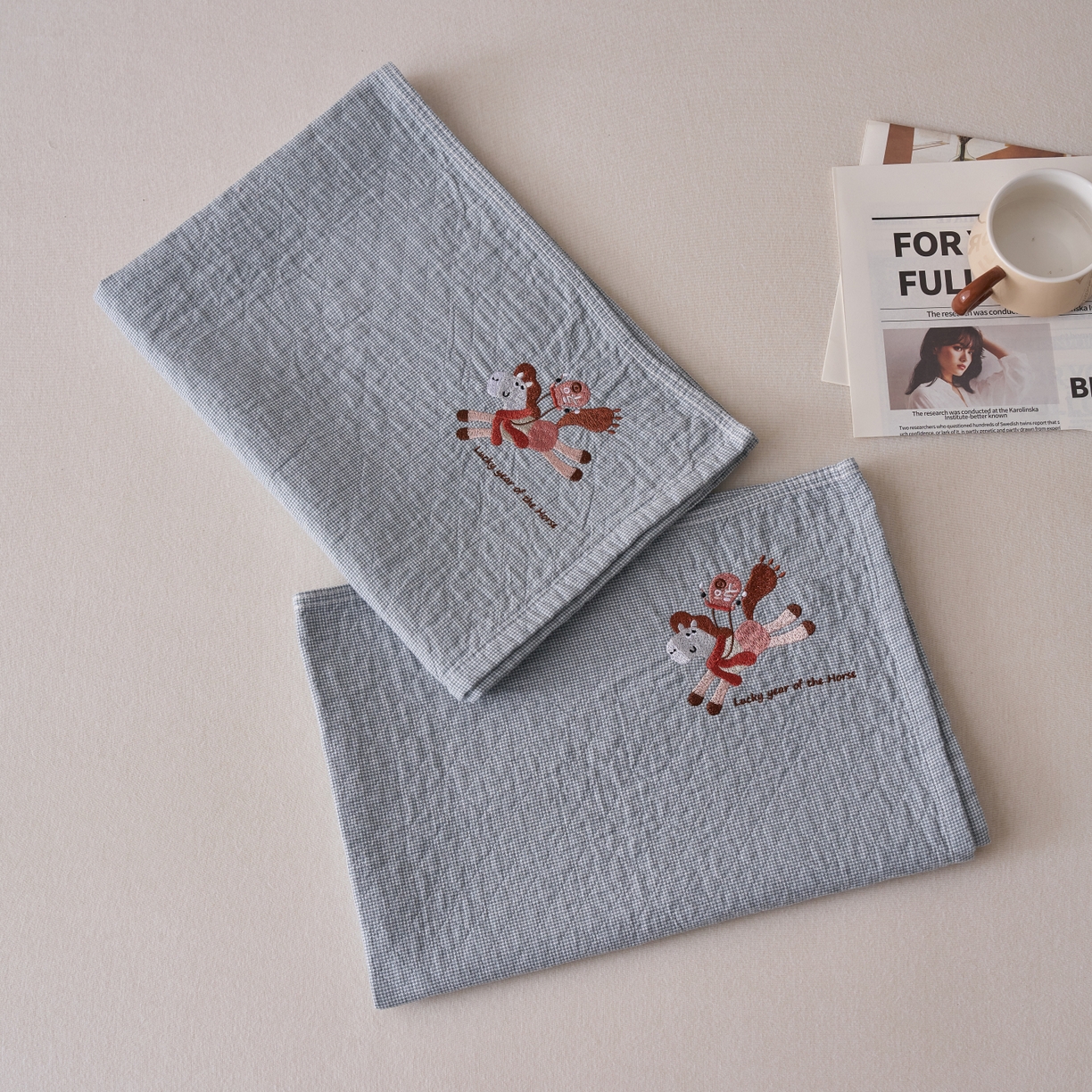 91家纺网 家纺一手货源 找家纺 百寐 2026年3月全棉吸汗卡通刺绣吸汗纯棉枕巾简约机洗 马上有福-蓝