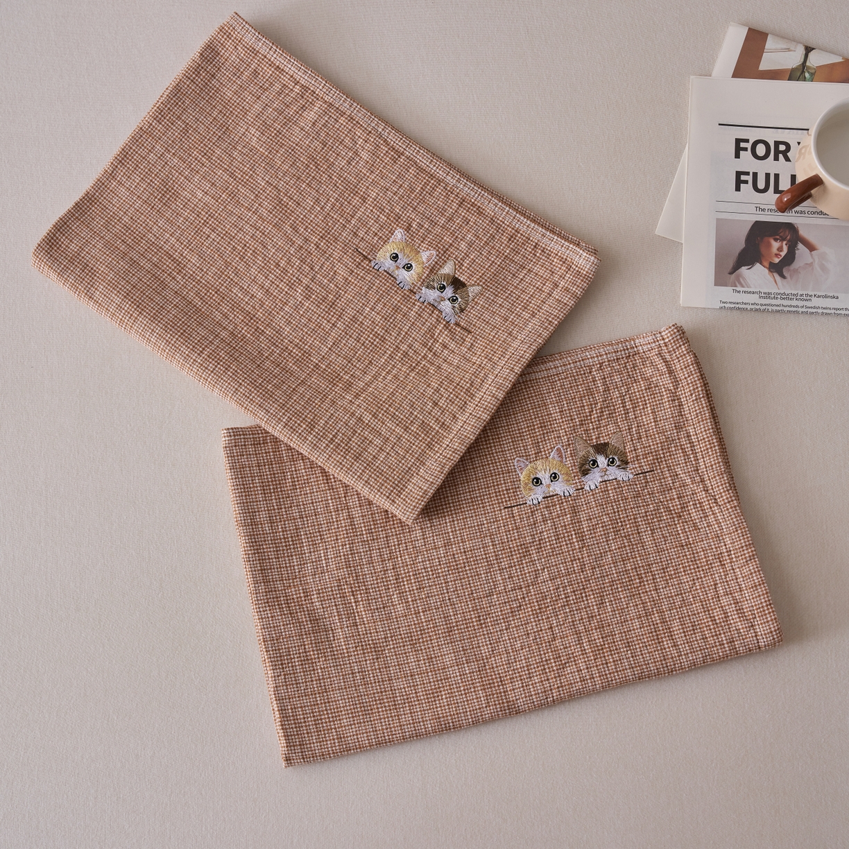 91家纺网 家纺一手货源 找家纺 百寐 2026年3月全棉吸汗卡通刺绣吸汗纯棉枕巾简约机洗 猫咪伙伴-橘