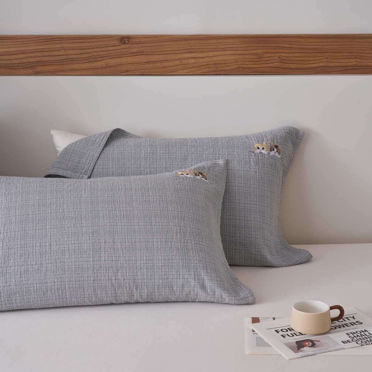 91家纺网 家纺一手货源 找家纺 百寐 2026年3月全棉吸汗卡通刺绣吸汗纯棉枕巾简约机洗 猫咪伙伴-蓝