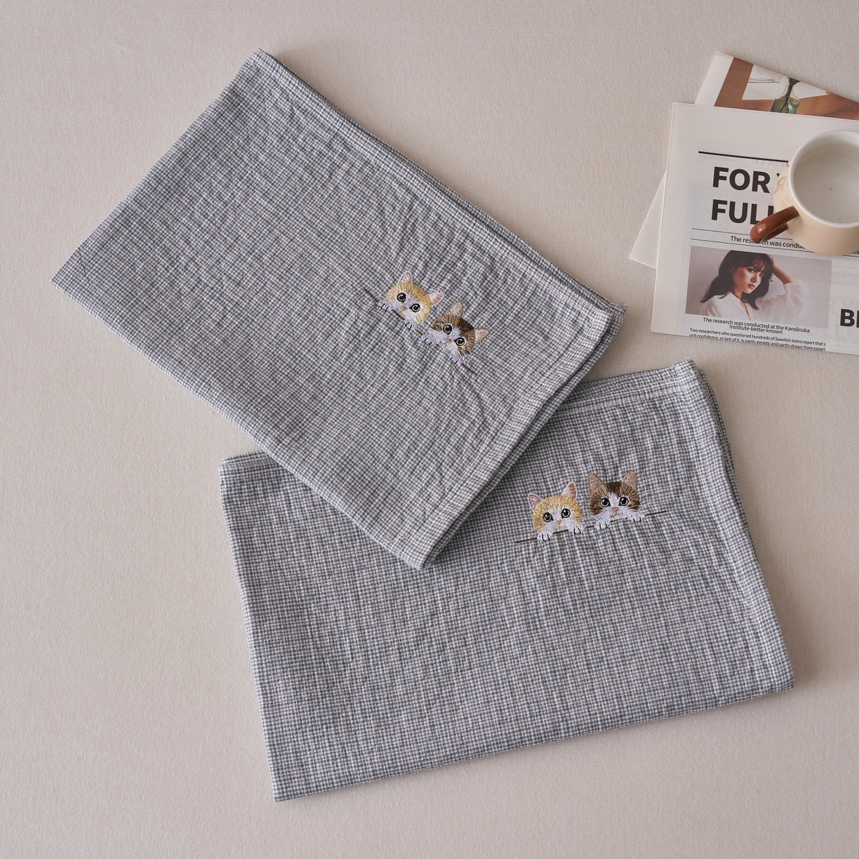 91家纺网 家纺一手货源 找家纺 百寐 2026年3月全棉吸汗卡通刺绣吸汗纯棉枕巾简约机洗 猫咪伙伴-蓝