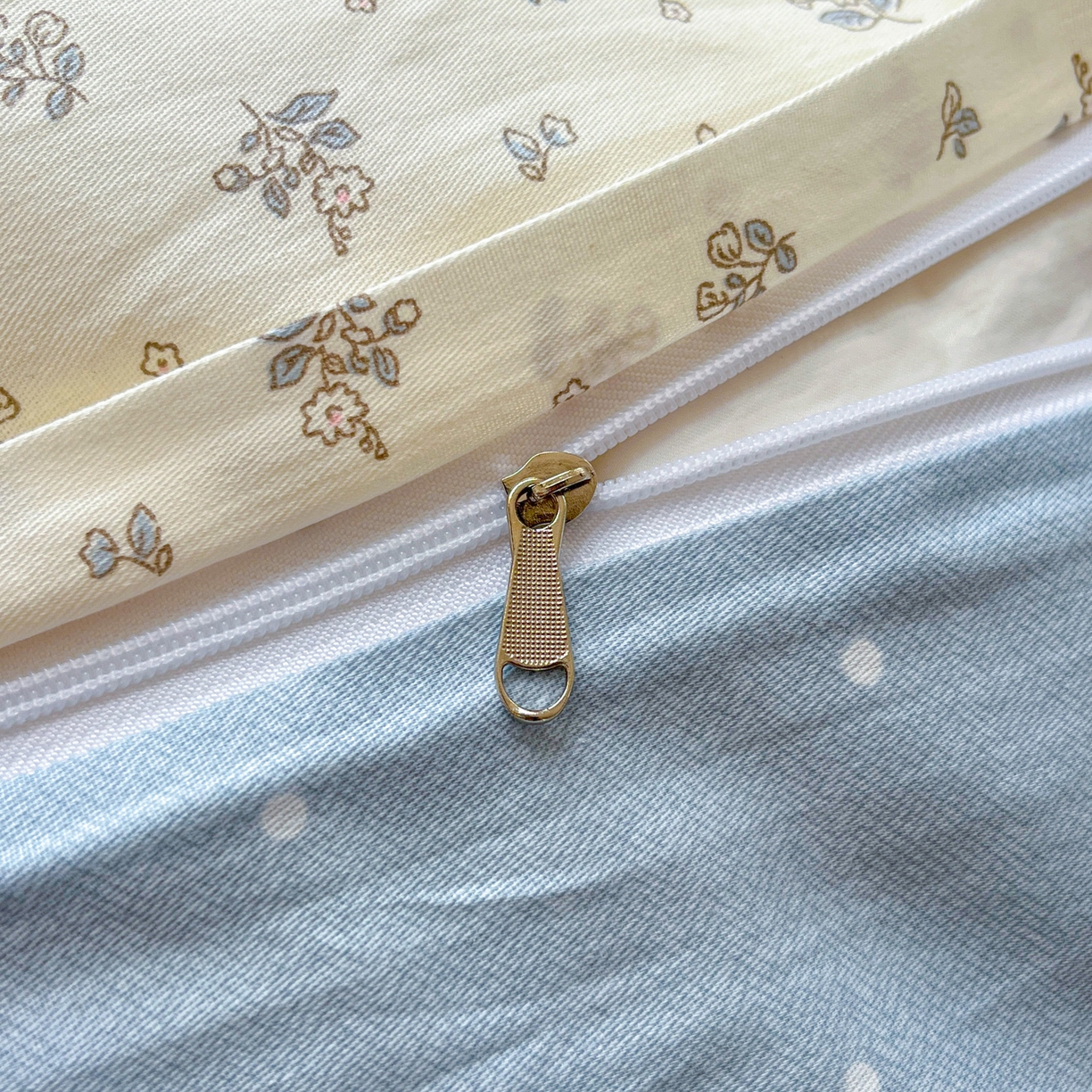 91家纺网 家纺一手货源 找家纺 简约家纺 2026新款全棉斜纹12868四件套单床单系列 小奶兔