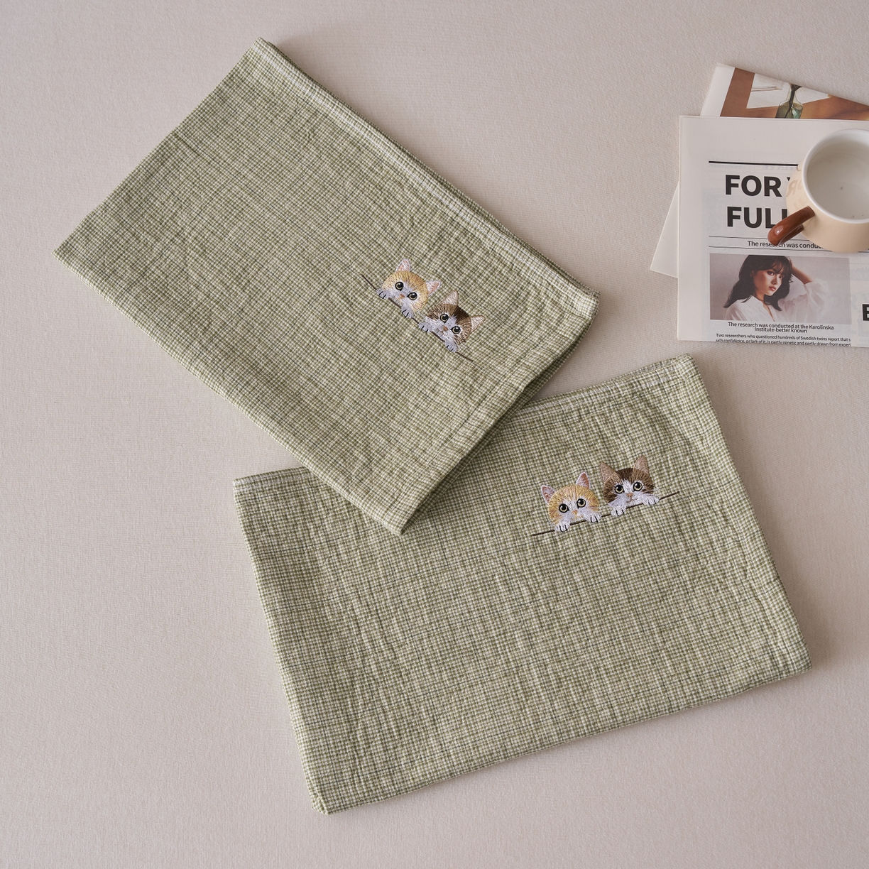 91家纺网 家纺一手货源 找家纺 百寐 2026年3月全棉吸汗卡通刺绣吸汗纯棉枕巾简约机洗 猫咪伙伴-绿