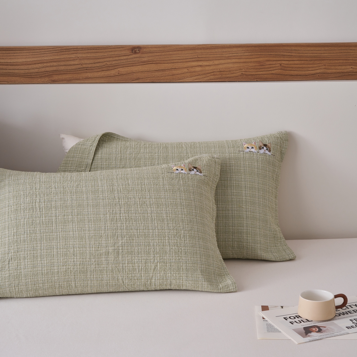 91家纺网 家纺一手货源 找家纺 百寐 2026年3月全棉吸汗卡通刺绣吸汗纯棉枕巾简约机洗 猫咪伙伴-绿