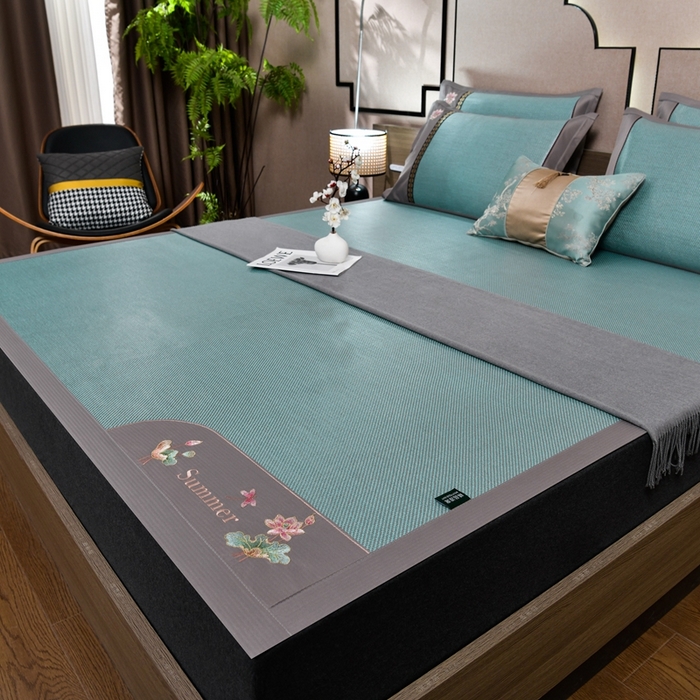 91家纺网 家纺一手货源 找家纺 娜朵家纺 2026新款荷塘月色冰藤双面席-床席款 荷塘月色-冰藤蒂芙尼蓝