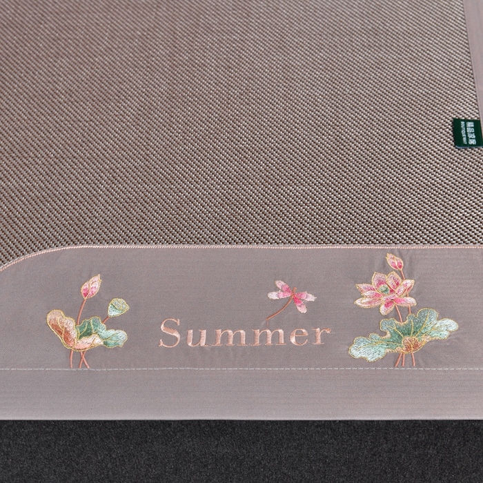 91家纺网 家纺一手货源 找家纺 娜朵家纺 2026新款荷塘月色冰藤双面席-床席款 荷塘月色-冰藤黑咖