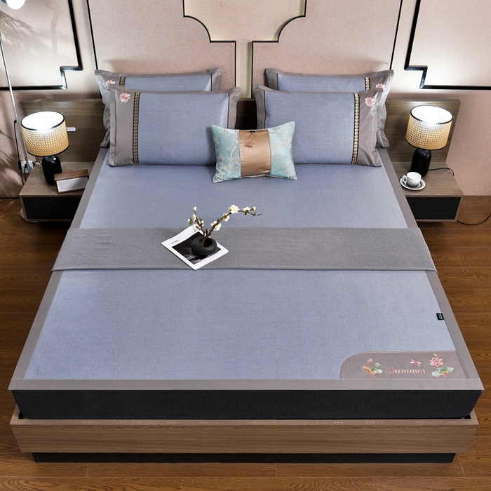 91家纺网 家纺一手货源 找家纺 娜朵家纺 2026新款荷塘月色冰藤双面席-床席款 荷塘月色-冰藤湖蓝