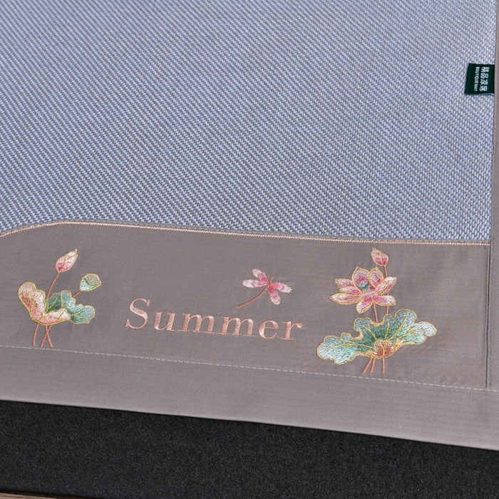 91家纺网 家纺一手货源 找家纺 娜朵家纺 2026新款荷塘月色冰藤双面席-床席款 荷塘月色-冰藤湖蓝