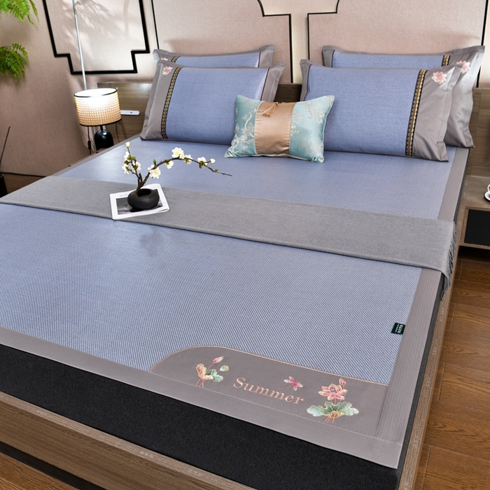 91家纺网 家纺一手货源 找家纺 娜朵家纺 2026新款荷塘月色冰藤双面席-床席款 荷塘月色-冰藤湖蓝