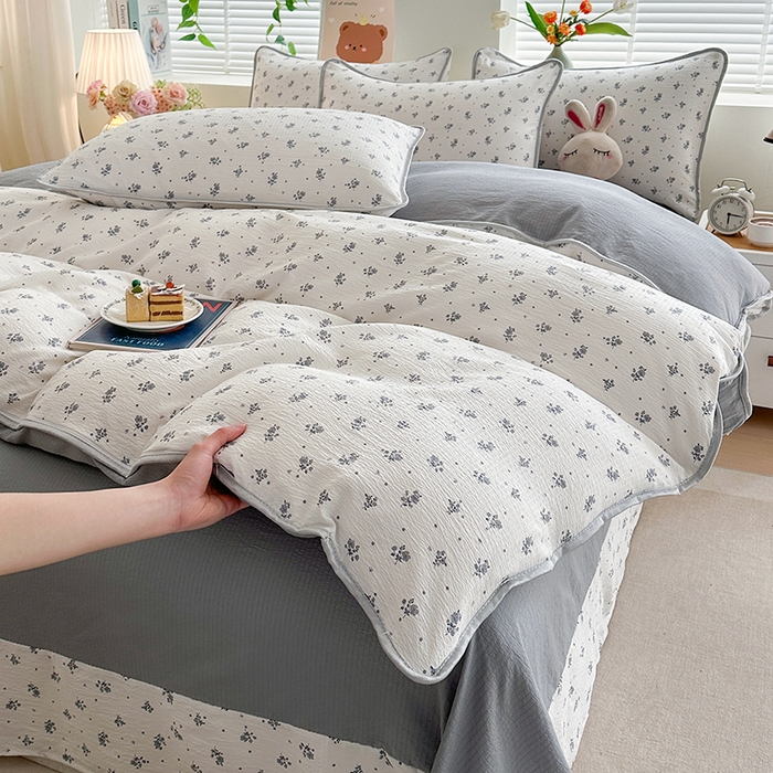 91家纺网 家纺一手货源 找家纺 爱洛家纺 2026新款印花皱皱纱四件套 青岚细叶