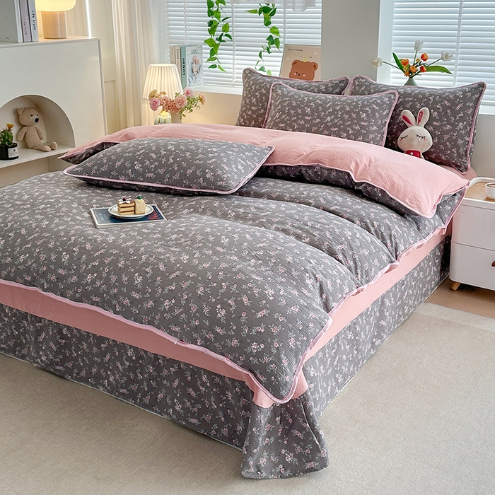 91家纺网 家纺一手货源 找家纺 爱洛家纺 2026新款印花皱皱纱四件套 雾灰樱落