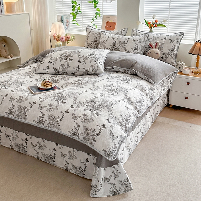 91家纺网 家纺一手货源 找家纺 爱洛家纺 2026新款印花皱皱纱四件套 素墨蝶舞