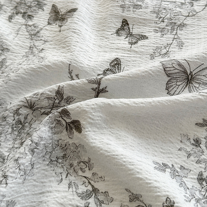 91家纺网 家纺一手货源 找家纺 爱洛家纺 2026新款印花皱皱纱四件套 素墨蝶舞