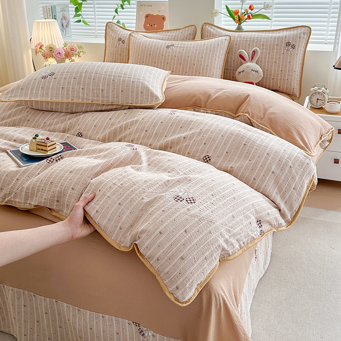 91家纺网 家纺一手货源 找家纺 爱洛家纺 2026新款印花皱皱纱四件套 云绒格间