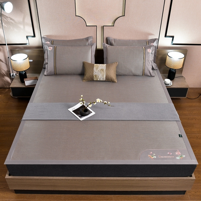 91家纺网 家纺一手货源 找家纺 娜朵家纺 2026新款荷塘月色冰藤双面席-床席款 荷塘月色-冰藤卡其