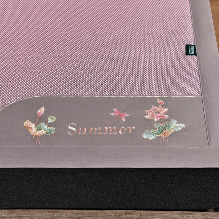 91家纺网 家纺一手货源 找家纺 娜朵家纺 2026新款荷塘月色冰藤双面席-床席款 荷塘月色-冰藤浅粉