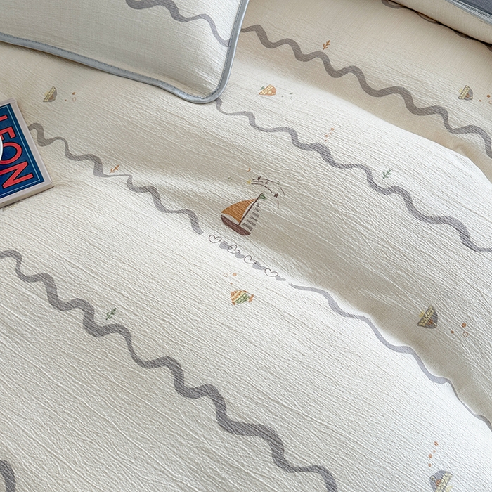 91家纺网 家纺一手货源 找家纺 爱洛家纺 2026新款印花皱皱纱四件套 雾蓝水波纹