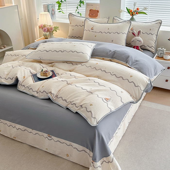 91家纺网 家纺一手货源 找家纺 爱洛家纺 2026新款印花皱皱纱四件套 雾蓝水波纹