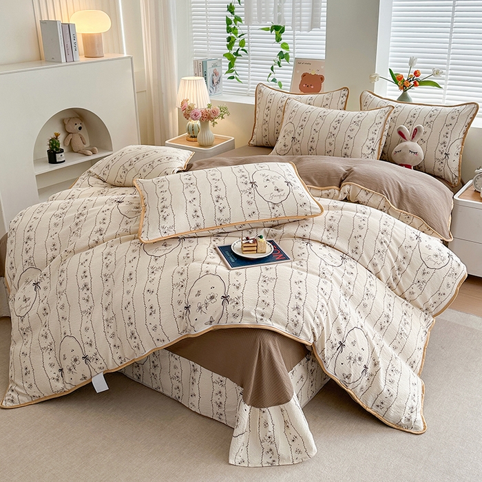 91家纺网 家纺一手货源 找家纺 爱洛家纺 2026新款印花皱皱纱四件套 棕痕谍影