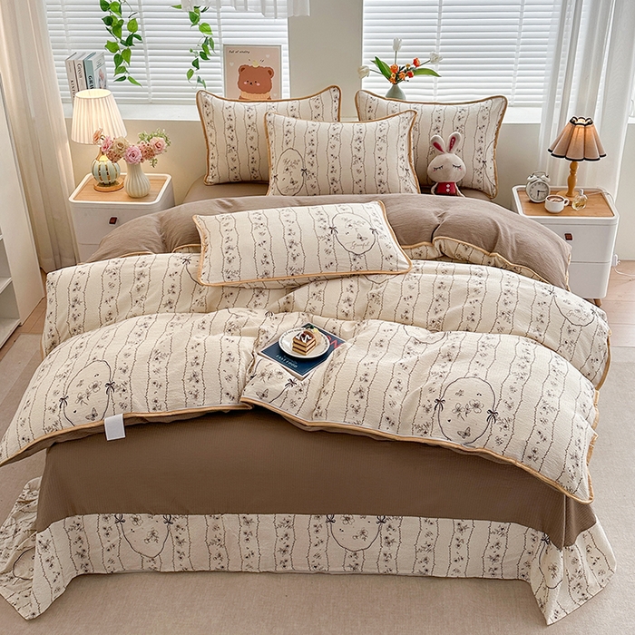 91家纺网 家纺一手货源 找家纺 爱洛家纺 2026新款印花皱皱纱四件套 棕痕谍影