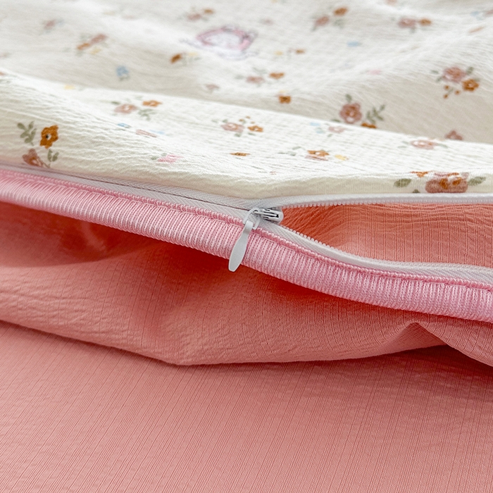 91家纺网 家纺一手货源 找家纺 爱洛家纺 2026新款印花皱皱纱四件套 奶糖花小兔