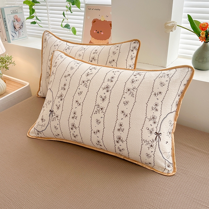 91家纺网 家纺一手货源 找家纺 爱洛家纺 2026新款印花皱皱纱四件套 棕痕谍影