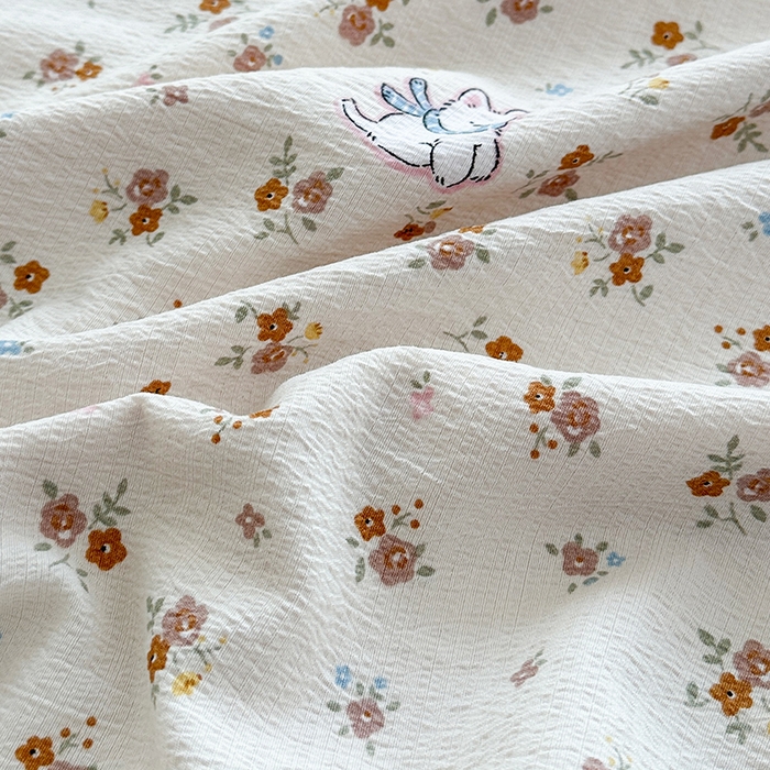 91家纺网 家纺一手货源 找家纺 爱洛家纺 2026新款印花皱皱纱四件套 奶糖花小兔