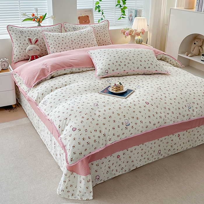 91家纺网 家纺一手货源 找家纺 爱洛家纺 2026新款印花皱皱纱四件套 奶糖花小兔